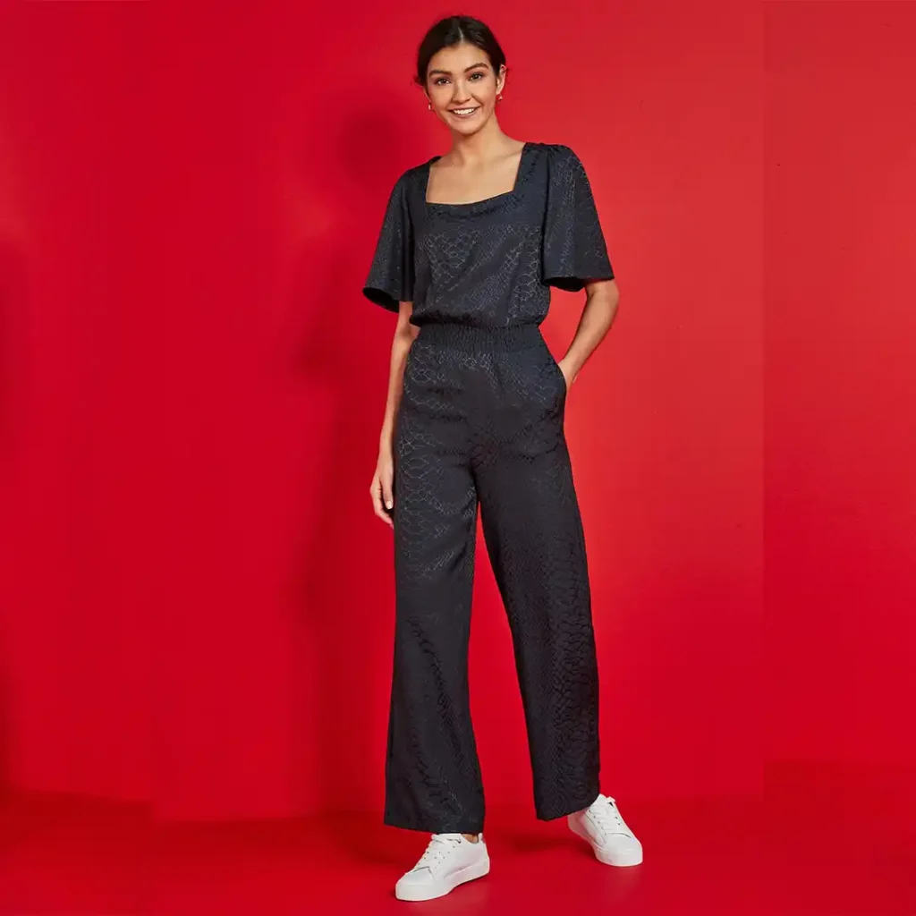 جامپسویت اورال سرهمی پوست ماری مشکی نکست