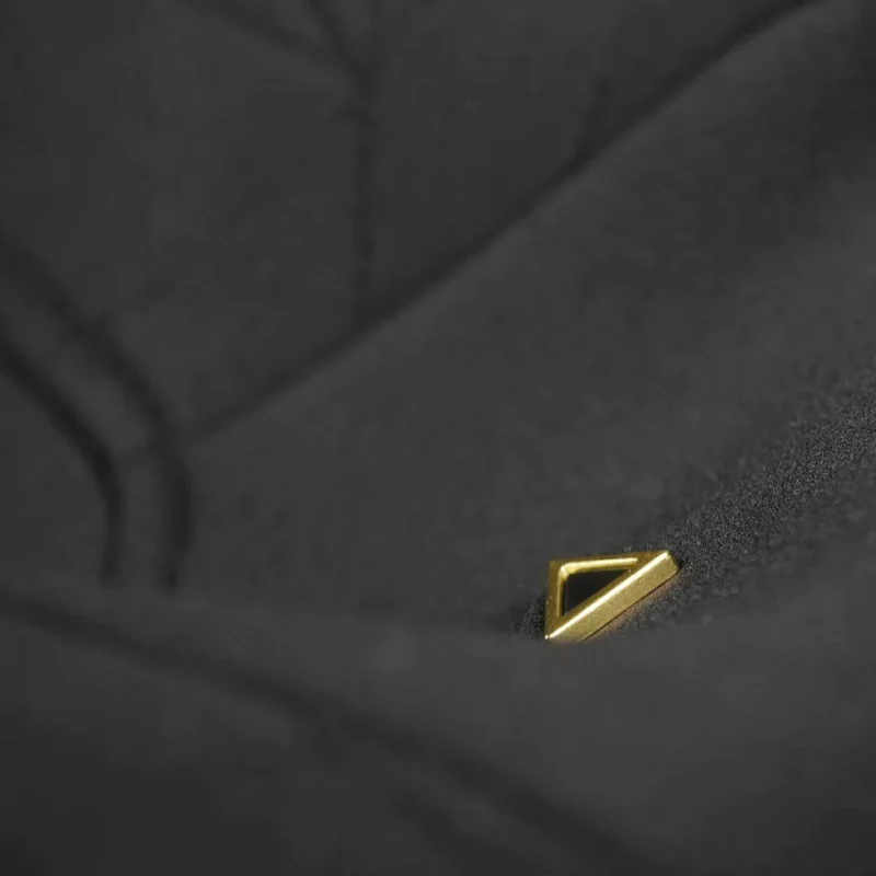 کاپشن مشکی طرح Musterbrand Black Deus Ex