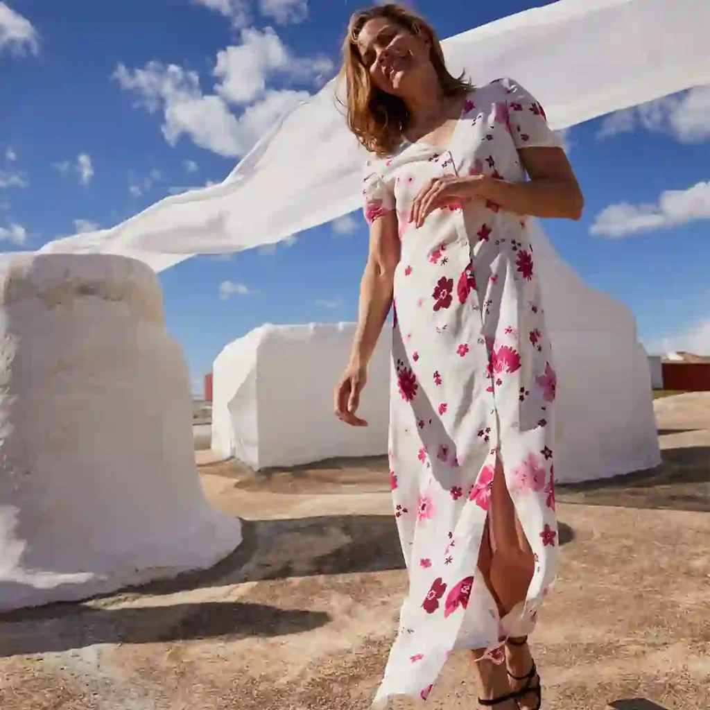 پیراهن ساحلی نخی بلند گلدار سفید کیابی KIABI